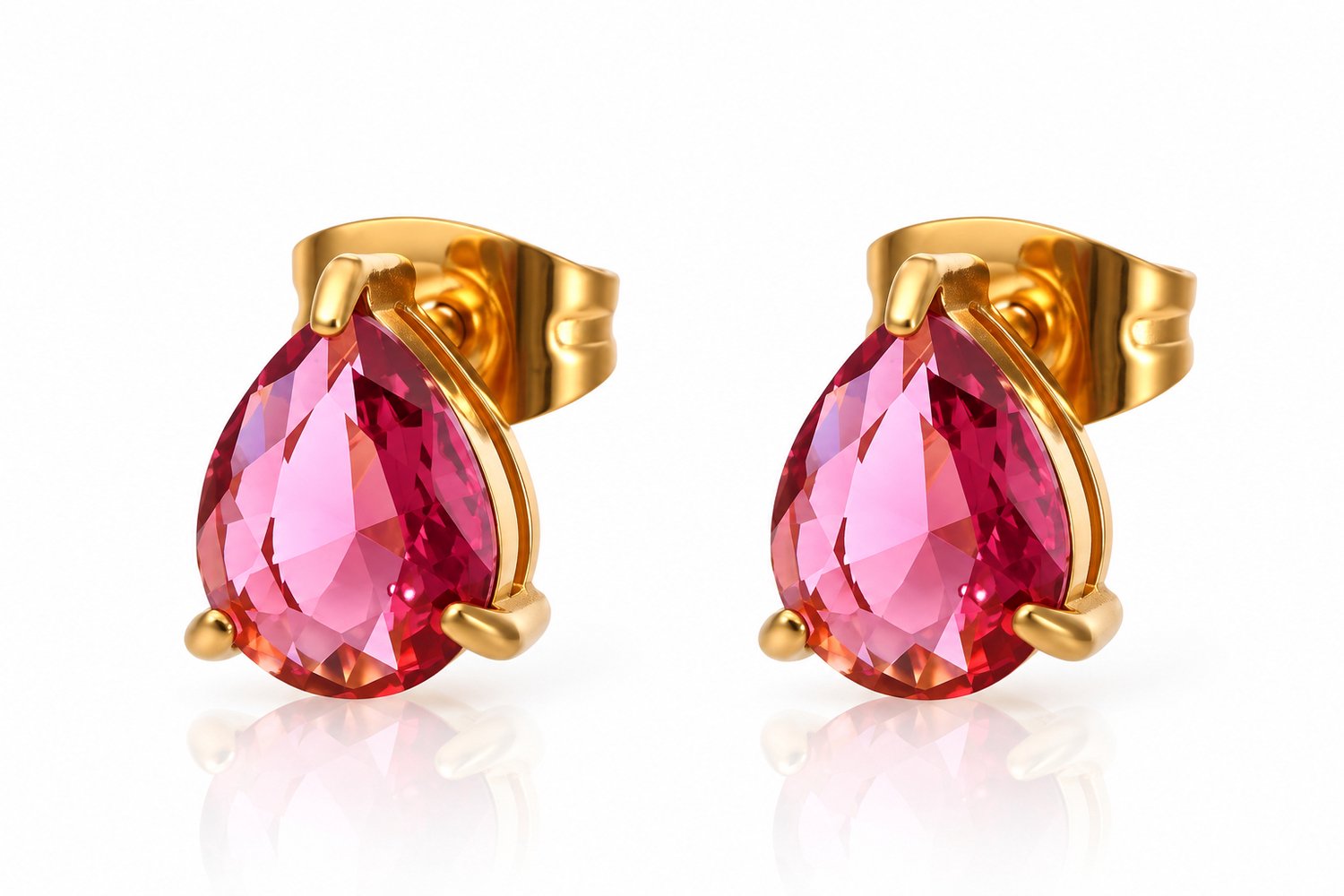 Maevi® Geboortesteen Oorbellen - Maand: Juli - Kleur: Goud - Oorknopjes / Oorbellen - Hoge Kwaliteit - RVS / Roestvrijstaal / Stainless Steel - Incl. Luxe Verpakking - Sieraden Vrouwen / Dames / Moeder - Geboorte Cadeau / Kraamcadeau