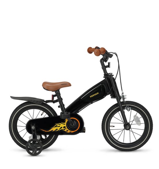 Zwarte Deryan kinderfiets met bruin zadel, zijwieltjes en gele vlammen op de zwarte kettingkast.