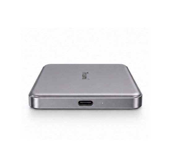 Grijze Trusmi powerbank met USB-C poort en indicatielampje aan de zijkant.