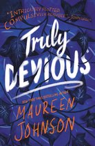 ISBN Truly Devious, Couverture rigide, 432 pages