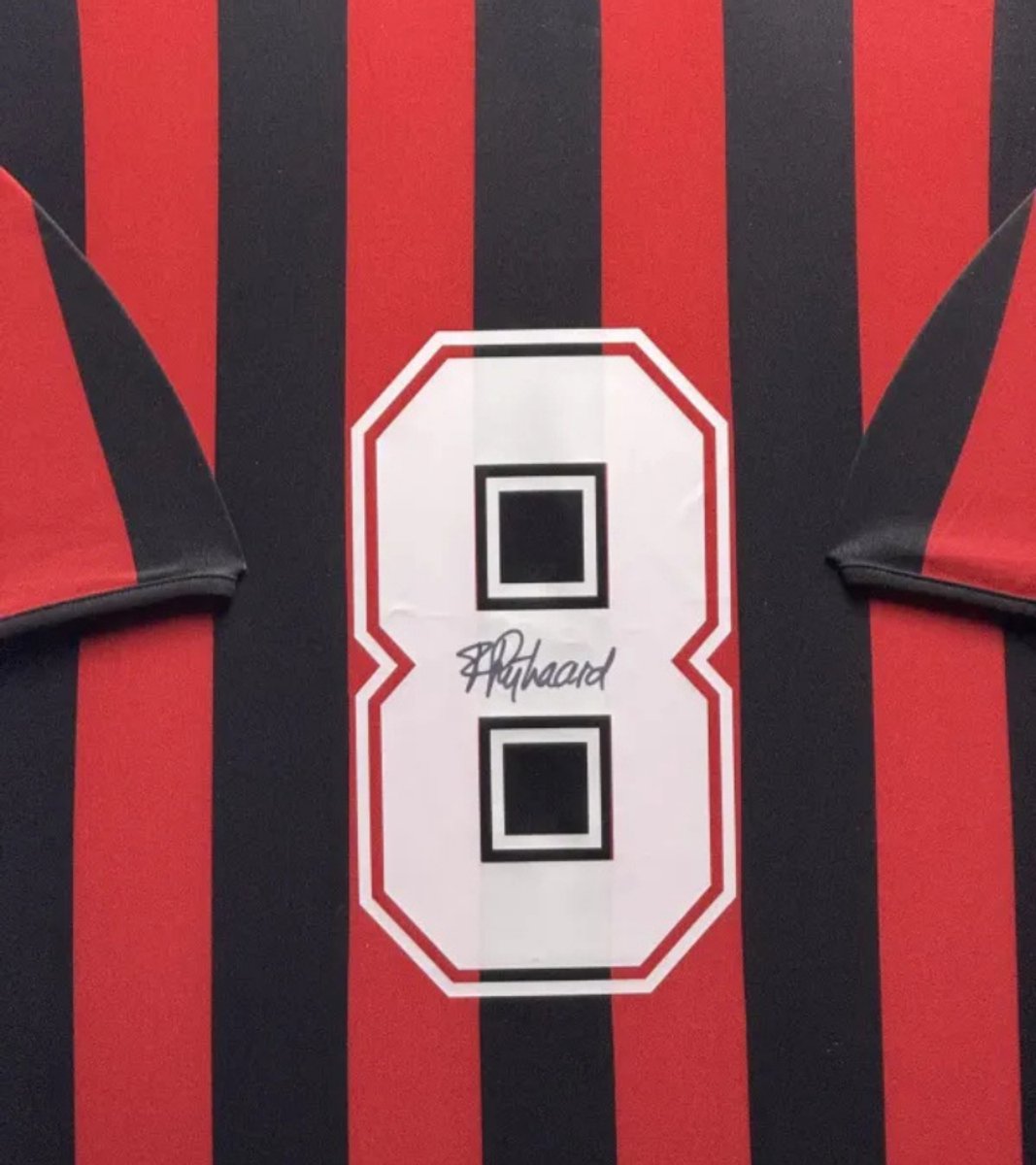 Frank Rijkaard gesigneerd AC Milan Retro ingelijst thuis shirt