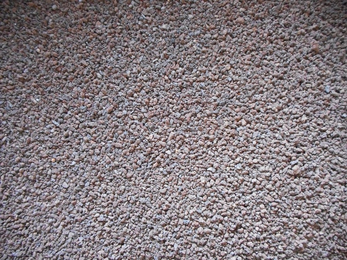 Dailygoods- Winterstrooimateriaal 25 kg - Lava Split 1-5 mm - Milieuvriendelijk - Dierenvriendelijk - Vorstbestendig - Spike-effect - Strooizout