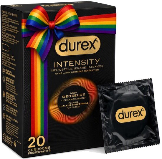 Durex Intensity verpakking met 20 condooms en een regenboogstrik. Zwarte verpakking met gouden letters. Een condoomsje ligt ernaast.