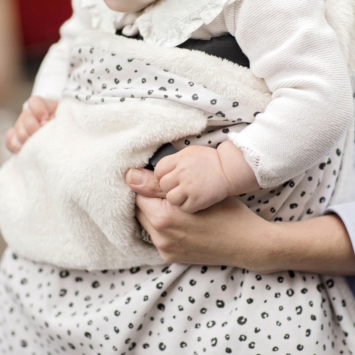 SnelShoppen - Cheeky Chompers Reisdeken voor Baby's - Fleece Babydeken met Hand- en Voetenzakken - Luipaardvlek - Ideaal voor Draagzak, Kinderwagen en