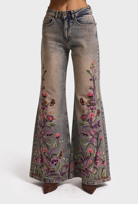 It's Basic - EMBROIDERY FLARE MID RISE JEANS