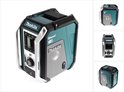 Makita bouwradio met zilveren handvat, zwarte randen en groene behuizing. Zilverkleurig bedieningspaneel met grill.