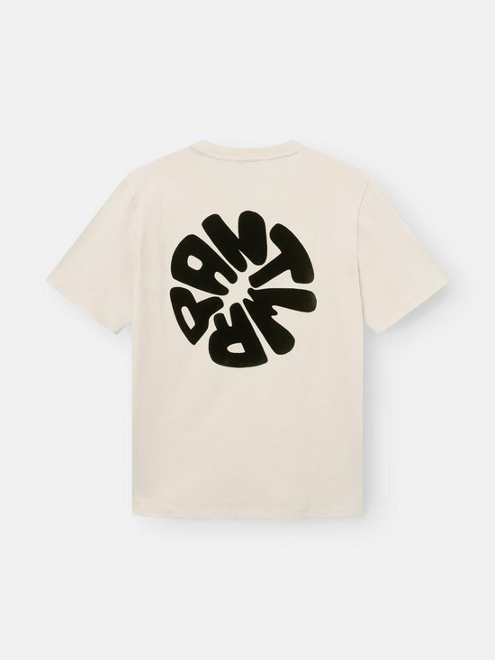 Crème t-shirt met zwarte, ronde 'BAM TV' tekst op de rug.