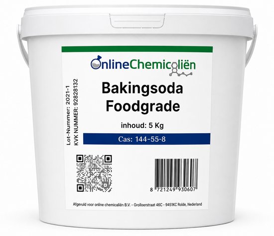 Witte emmer met het label 'OnlineChemicaliën Bakingsoda Foodgrade 5 kg'. Bevat een barcode en lotnummer.