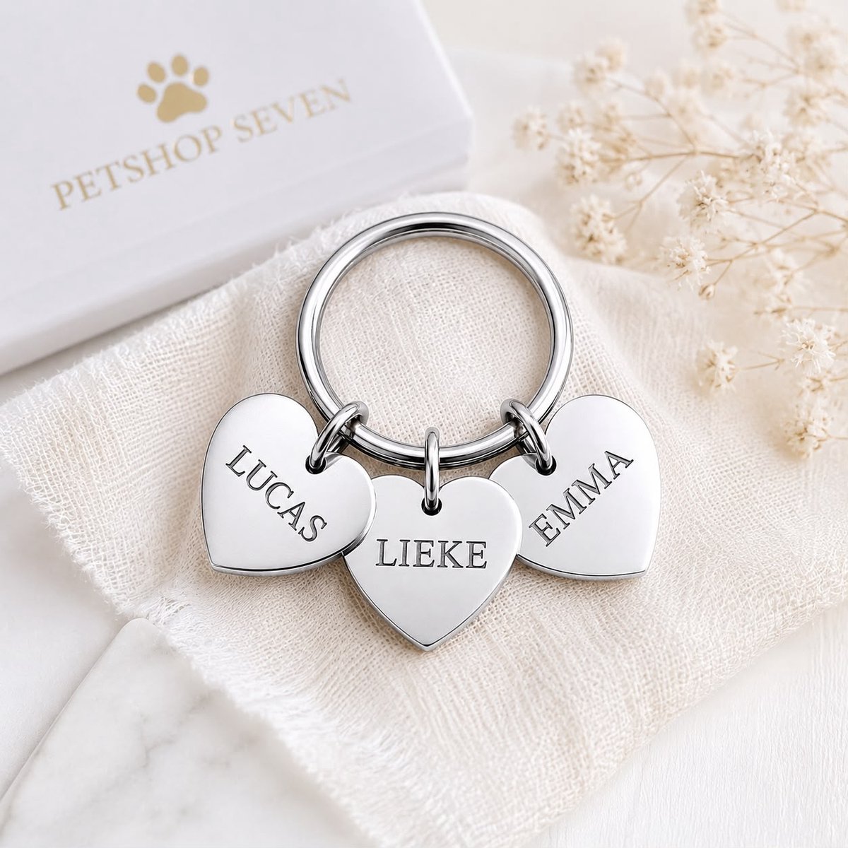 Gepersonaliseerde Sleutelhanger met Harten & Naam | Zilver | Tot 3 Gegraveerde Hartjes | RVS | Petshop Seven