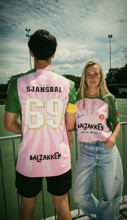 Balzakken - Hilarisch Partyspel - Brutaal Kaartspel - Cadeau voor Studenten & Vrienden & Familie - Inclusief aandacht voor Zaadbalkanker