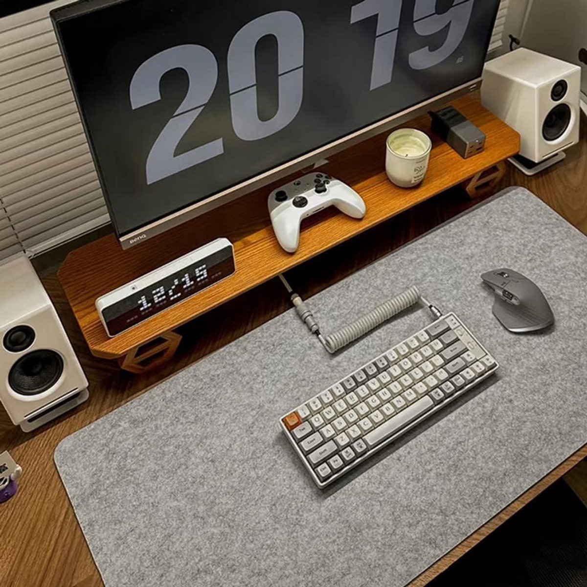 SnelShoppen - Grote Vilt Bureau Mat 90 x 43 cm, Muismat, Antislip Bureau Mat, Tafelmat voor Thuis en Kantoor (Lichtgrijs)