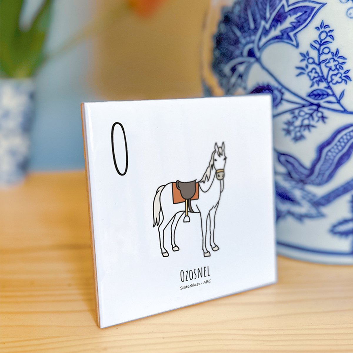 Ozosnel - ABC tegeltje Sinterklaas - Keramiek met Handgetekende Illustratie - Wanddecoratie - Woondecoratie - Relatiegeschenk - Souvenir - 10,8 x 10,8 cm