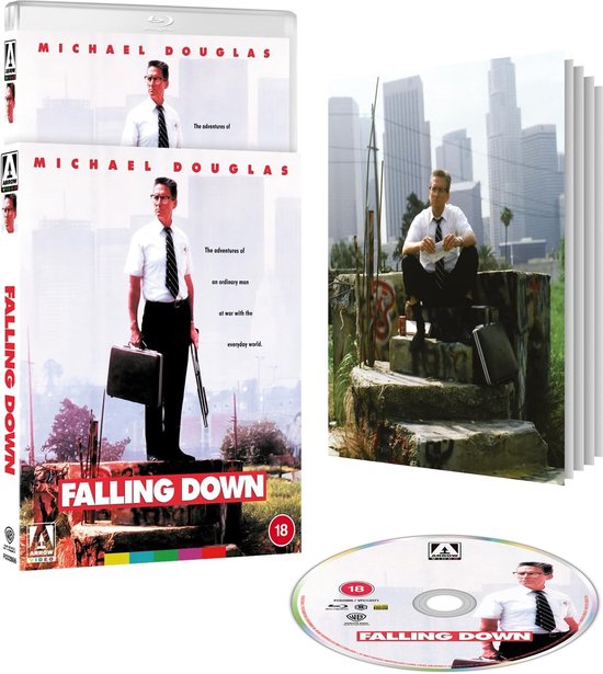 Verpakking van 'Falling Down' Blu-ray met Michael Douglas, de disc en een boekje.