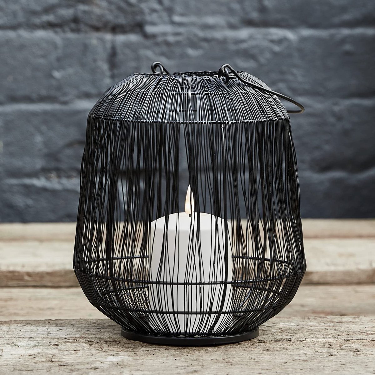 Omgoods - Grote Zwarte Wire Lantaarn met TruGlow Kaars