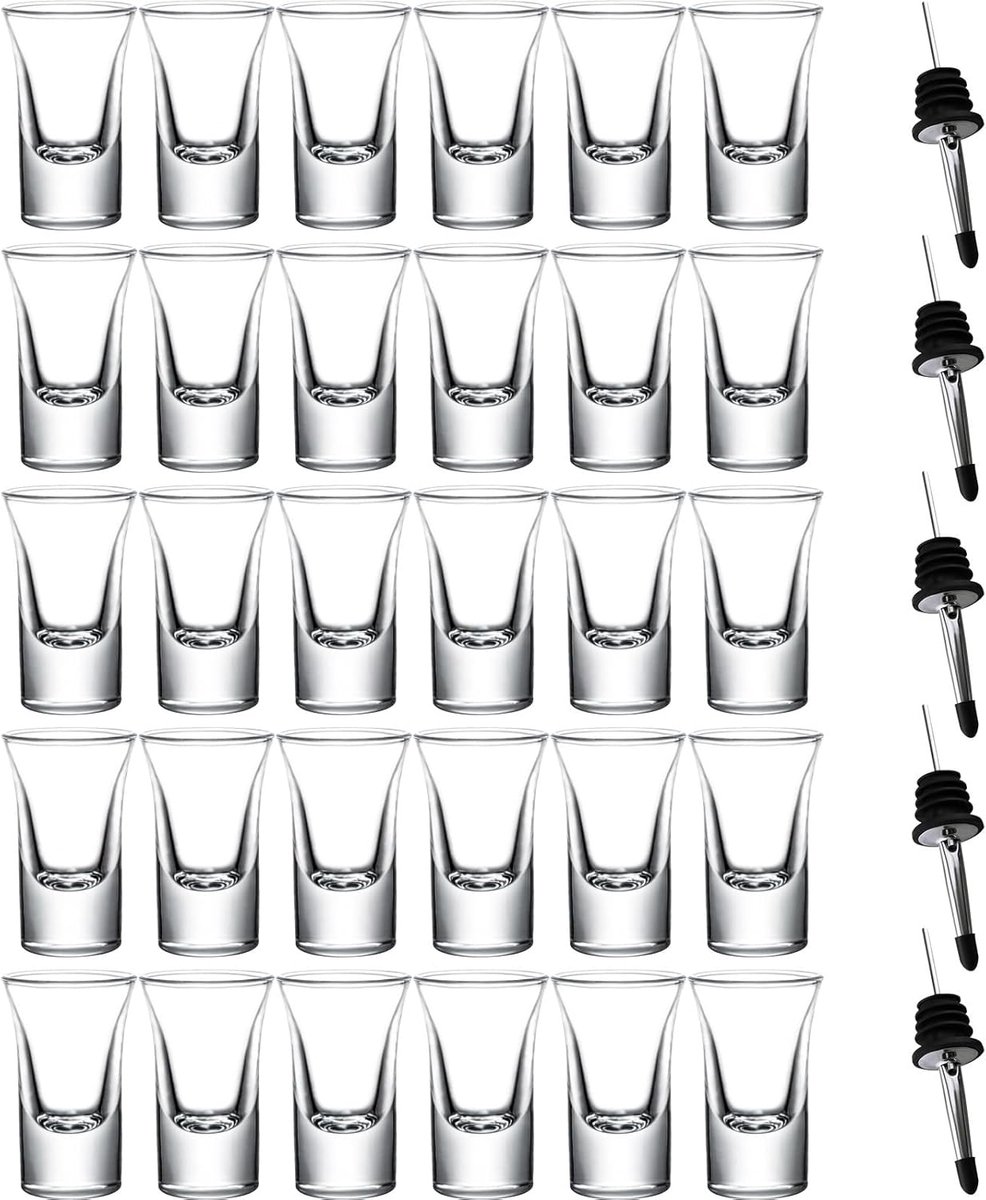 30 stuks borrelglazen, 30 ml transparante shotglazen met 5 gieters, glazen shotglazen voor wodka, tequila en borrels | Elk glas meet 7,2 x 4,5 cm, met 3,3 cm grote bodem en een inhoud van 30 ml