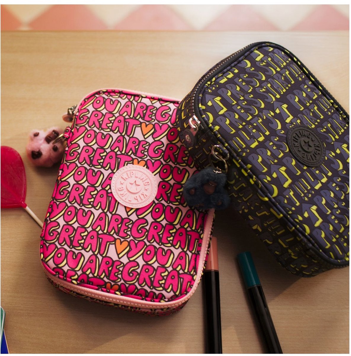 Kipling 100 Pens Etui lets play print