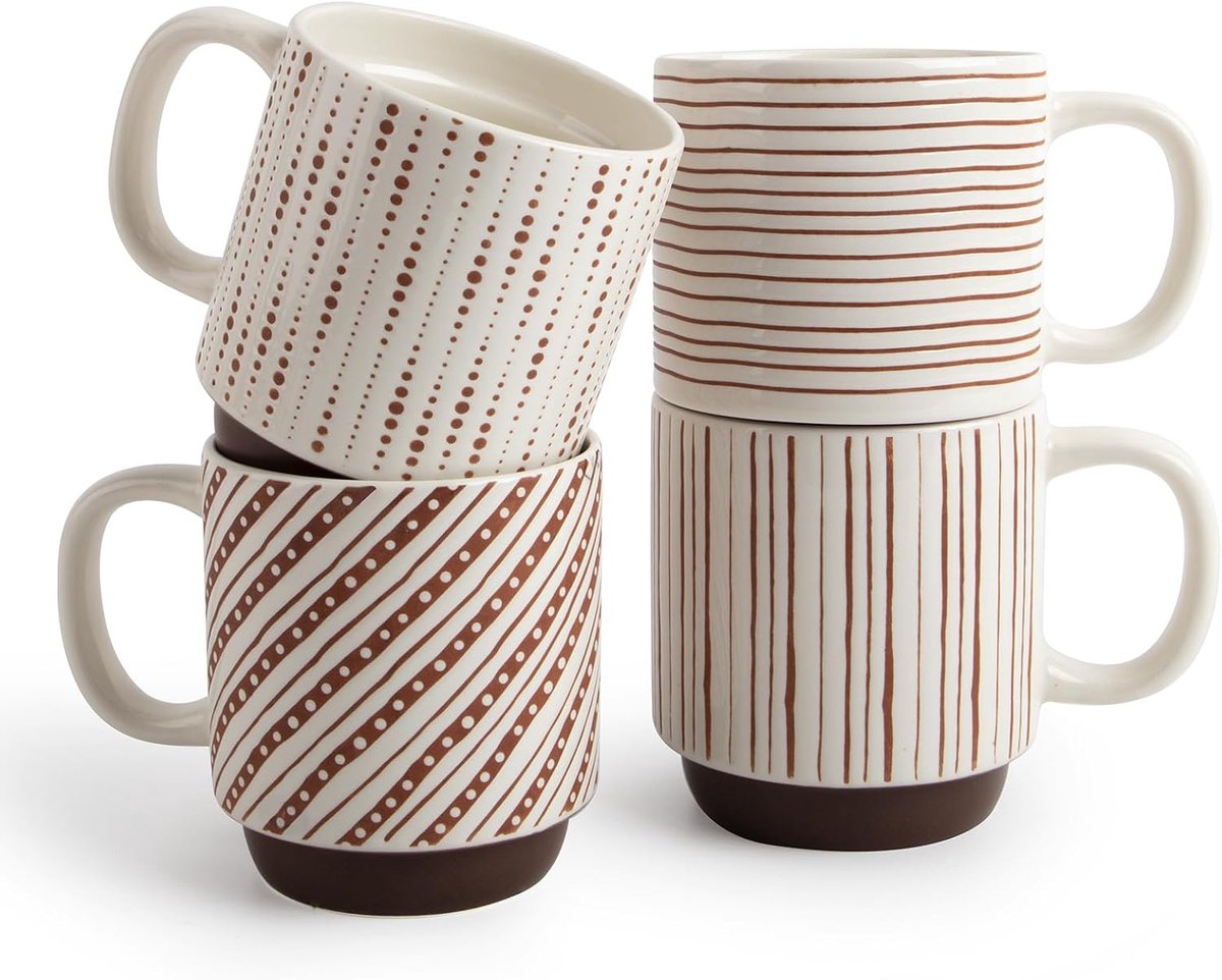 Set van 4 koffiemokken (360 ml) – Premium Bone China, stapelbare koffiekopjes met geometrisch reliëfpatroon, keramische mokken voor cappuccino, thee en warme chocolademelk (bruin)