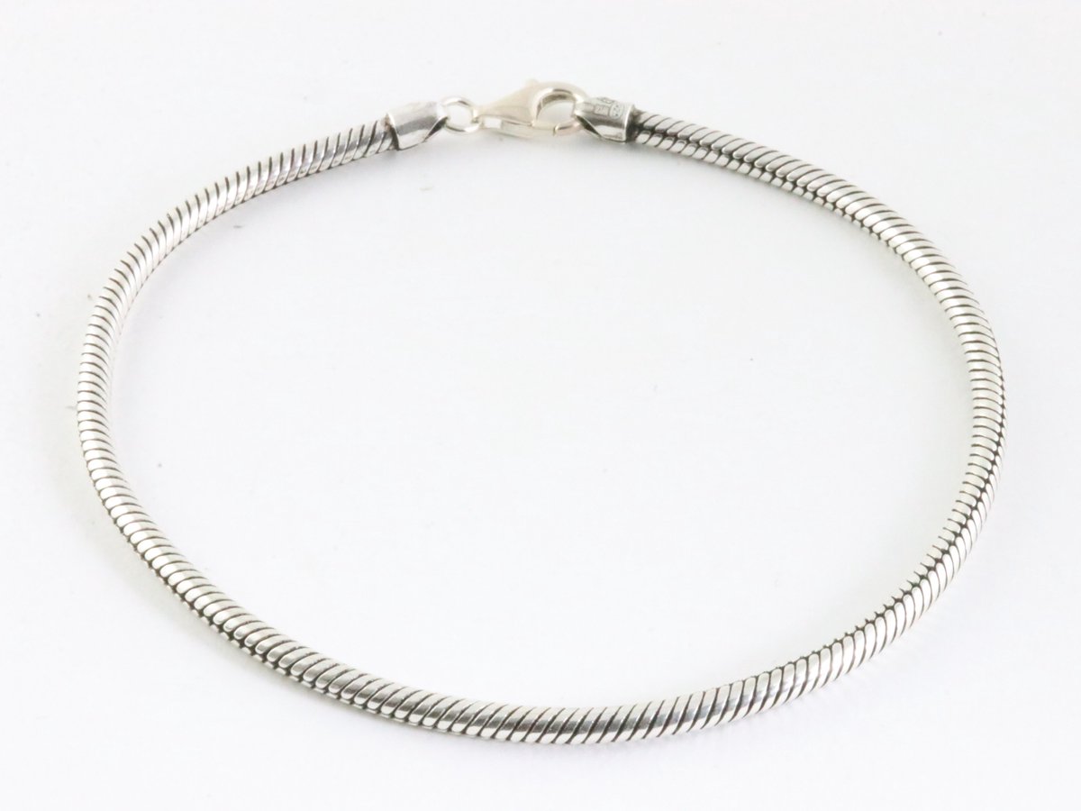Zilveren snake armband 3 mm. - lengte 18 cm