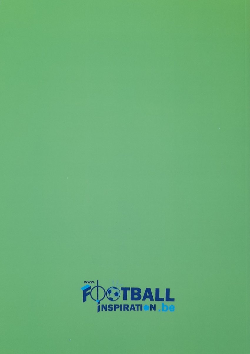 Groene achtergrond met het "Football Inspiration" logo onderaan.