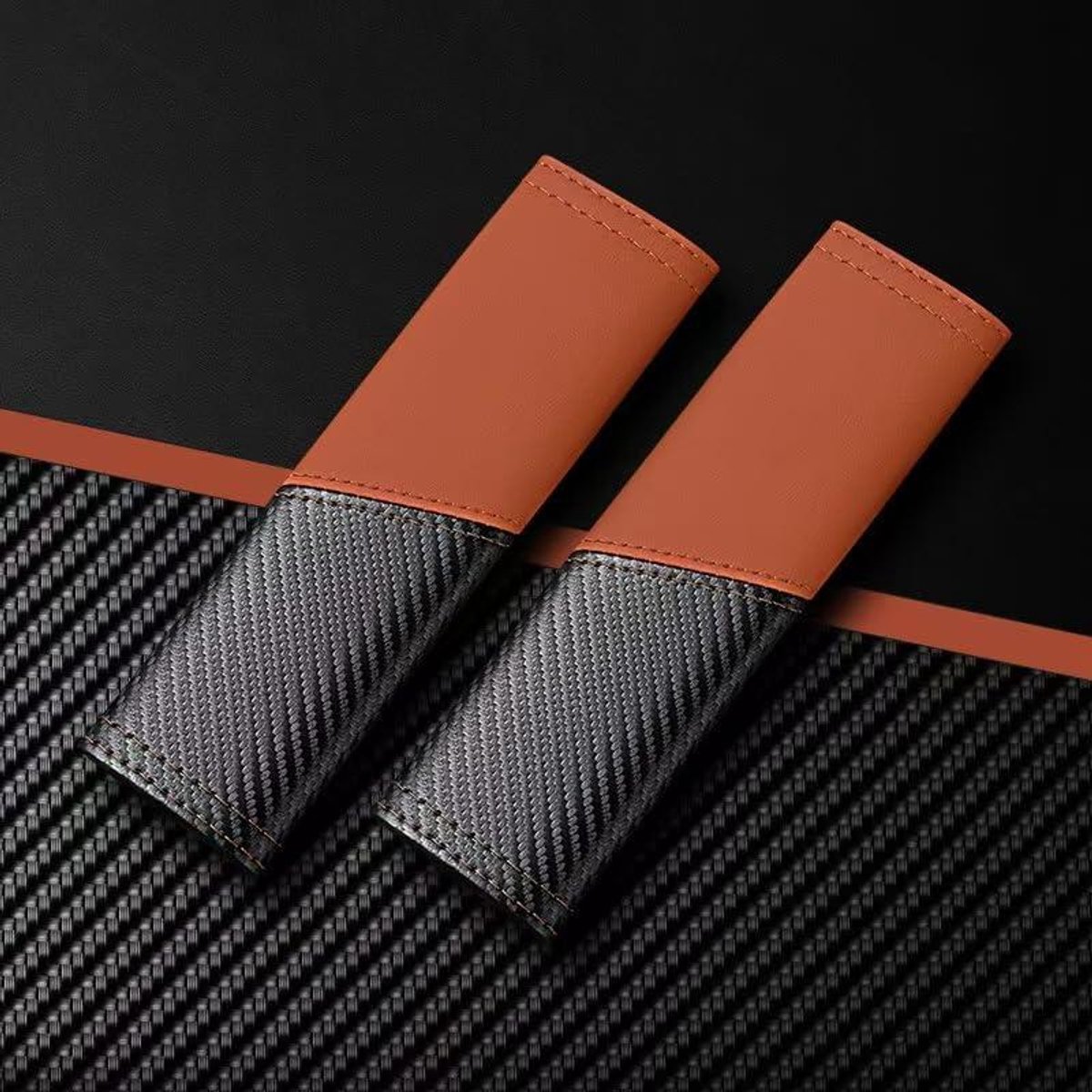 Gordelbeschermers Auto - Gordelkussens Set - Comfortabel Rijden - Leer met Carbonlook - 2 Stuks - Oranje