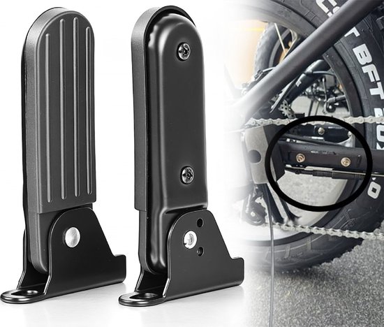 Zwarte, inklapbare fietssteunen voor fatbike, met een deel van de fietsketting en het achterwiel.