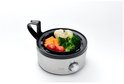 Zilverkleurige Solis eierkoker met gestoomde groenten (broccoli, bloemkool, wortel, tomaat), met draaiknop.