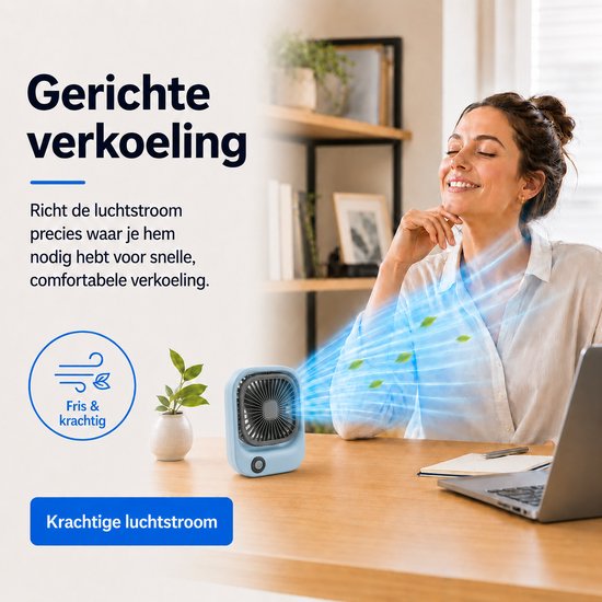 Lichtblauwe compacte ventilator op een bureau, blaast koele lucht naar een lachende vrouw.