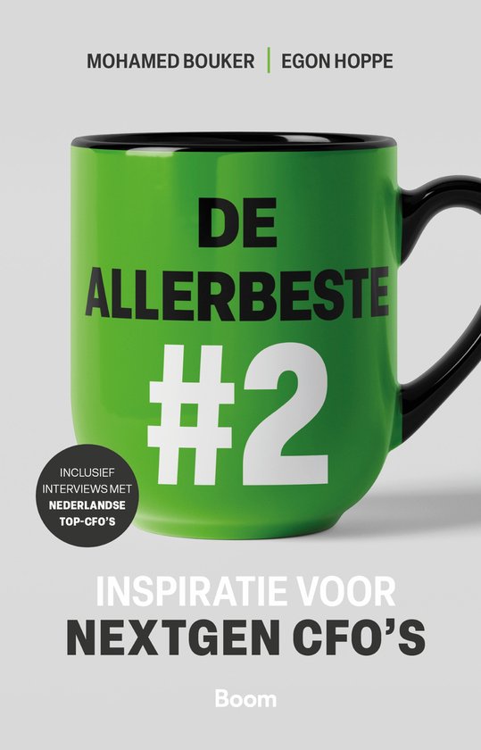 Groene mok met zwarte tekst 'DE ALLERBESTE #2' en 'INSPIRATIE VOOR NEXTGEN CFO'S'.