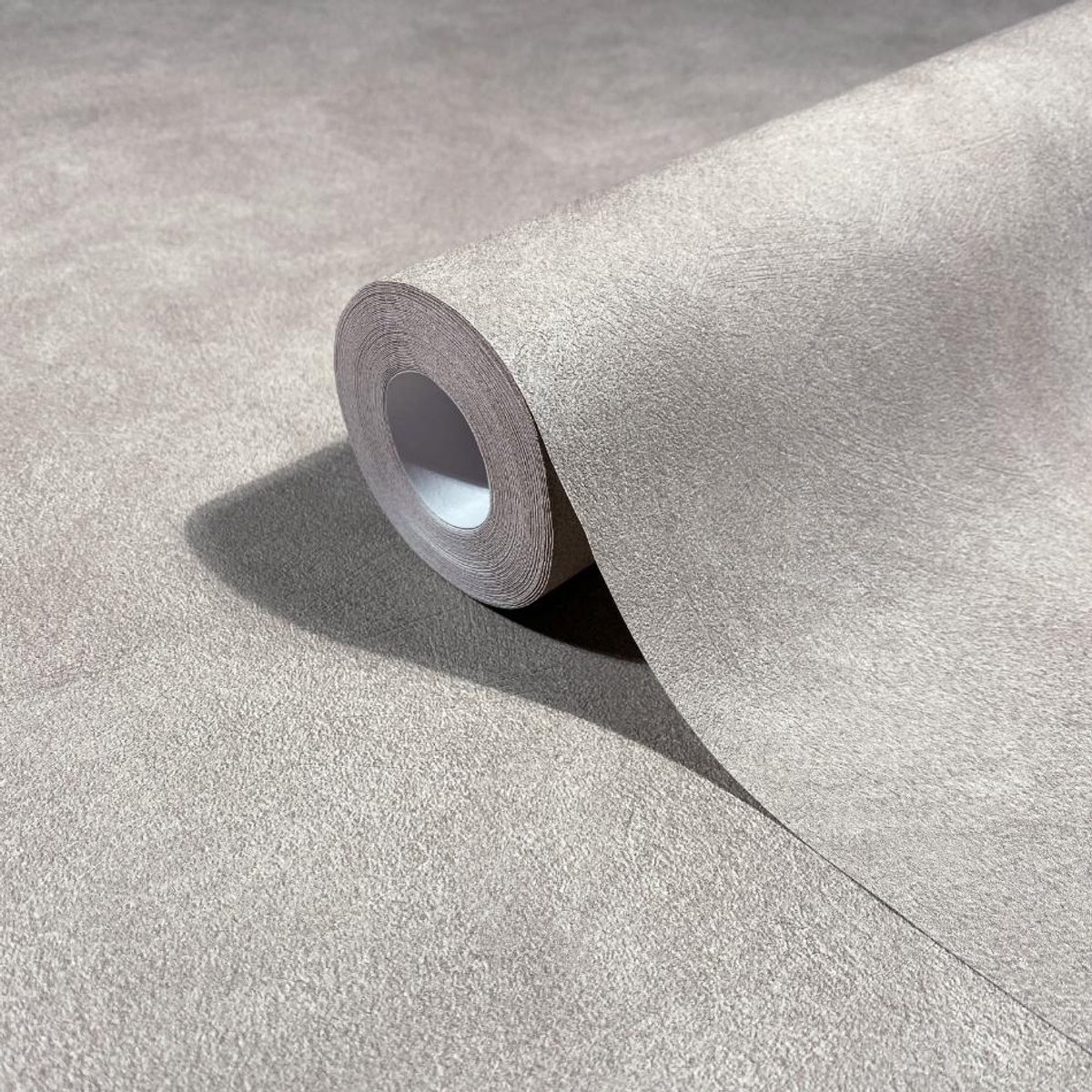 Behang - Lichte Leemstuc - Subtiele Structuur - Grijs - Japandi - Vliesbehang - Woonkamer Slaapkamer - 0,53 x 10,05 M - Whisper