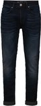 Donkerblauwe, regular tapered fit jeans met stretchdenim en een lichte wassing. De broek is omgeslagen.