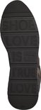 Zool van bruine Tamaris sneaker met "SHOP LOVE BIG TRUE LOVE" tekst.