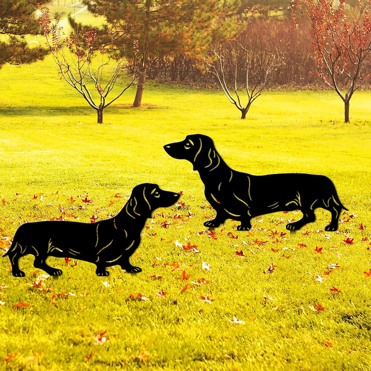 2 stuks metalen hond tuindecoratie, dieren tuindecoratie sculpturen ijzeren honden tuinbeelden, zwarte hond silhouet outdoor muurkunst voor buiten gazon dier gazon decoratie zwart decor