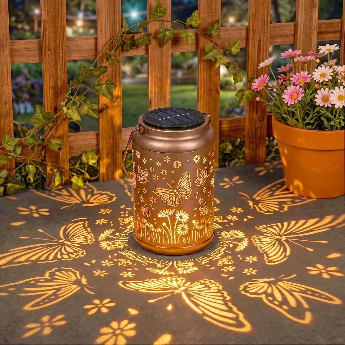 SnelShoppen - Vlinderlampen op zonne-energie voor buiten, IP65 waterdicht, gouden metalen lantaarn, tuindecoratie, retro stijl, hangend voor terras, b