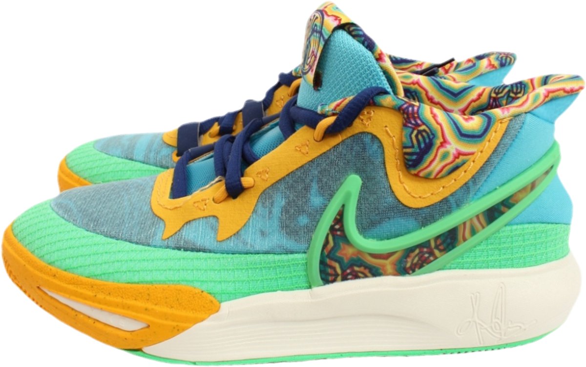 Nike sneakers maat 355