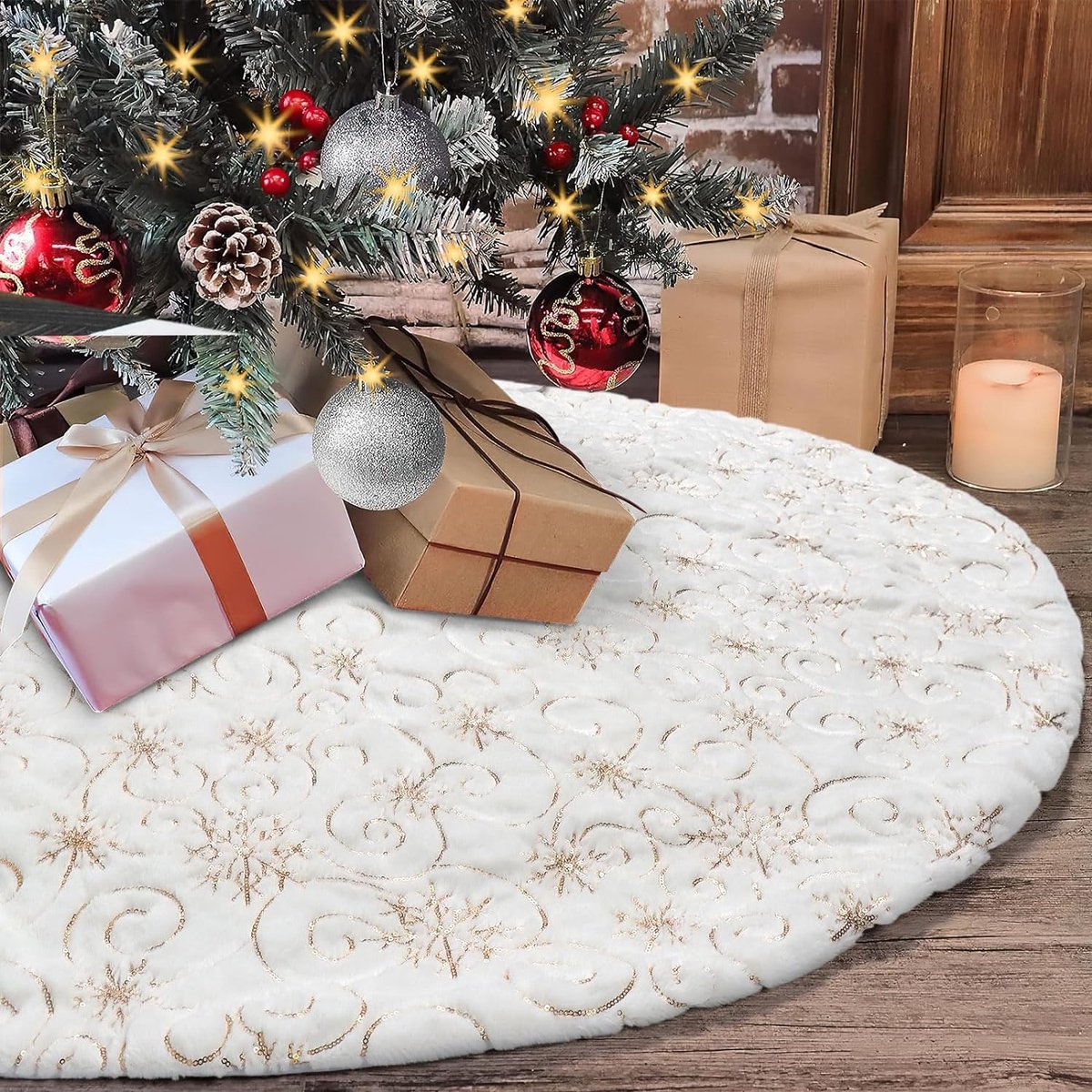 Kerstboomrok van imitatiebont, 90 cm, witte en goudkleurige pluche kerstboomrok met pailletten en sneeuwvlokken, mat, standaardbedekking voor kerst- en feestdagenvieringen, woondecoratie