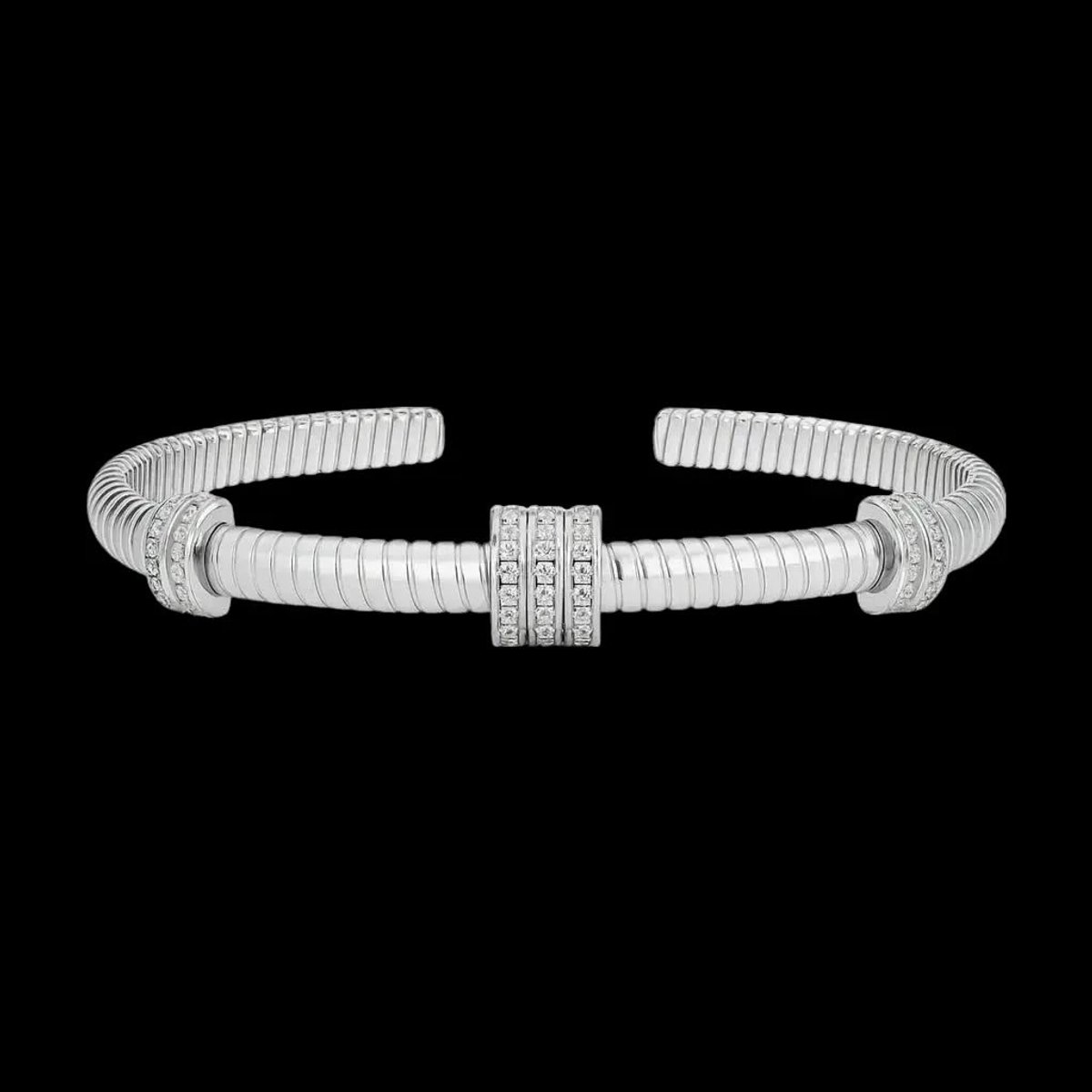 Victoria Valenza Zilverkleurige Torsarmband met Zirkonia Stenen - Armband - Zilverkleurig - Zirkonia