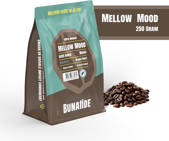 Bruine en lichtgroene koffieverpakking met 'Mellow Mood' en '250 gram' erop. Naast de zak liggen koffiebonen.