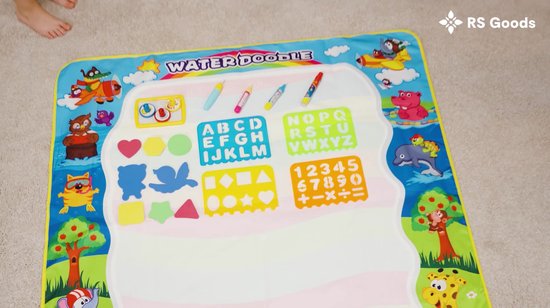 XL Water Tekenmat met 18 Accessoires - Met 4 Waterpennen - Speelgoed 2 Jaar - Speelgoed 3 Jaar - Speelgoed 4 Jaar - Speelgoed 5 Jaar - Montessori Speelgoed - Educatief Speelgoed - Jongens Speelgoed - Meisjes Speelgoed - Kinderspeelgoed