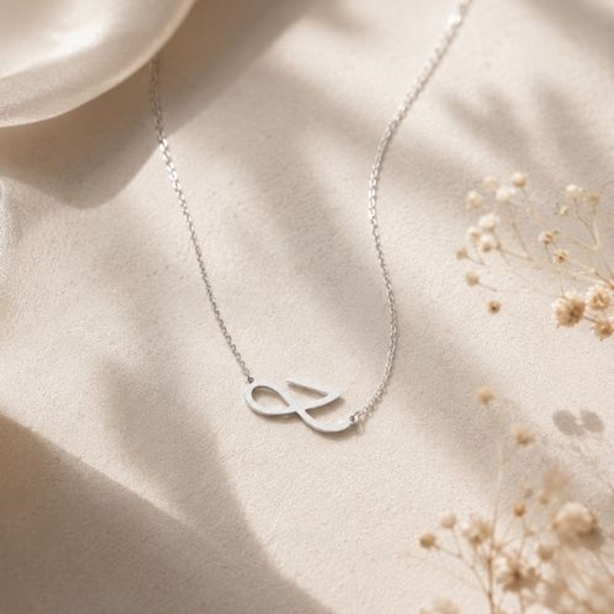 Golden Era Ketting | Zilver Ketting 45 cm | K-Pop Geïnspireerde Ketting | Golden Solo Album Geïnspireerde Hanger | Cadeau voor K-Pop Fans | ARMY Sieraden