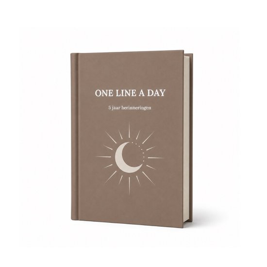 Een gesloten, bruin 'One Line A Day - 5 jaar herinneringen' dagboek met een maan en zon-illustratie op de voorkant.