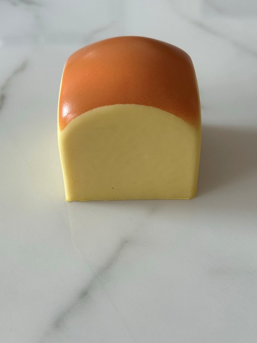 Squishy Brood Stressbal – Slow Rising Fidget Toy – Antistress Knijp Speelgoed – Zacht Sensorisch Friemelspeelgoed voor Kinderen en Volwassenen – Broodje – 6 x 6 x 6 cm