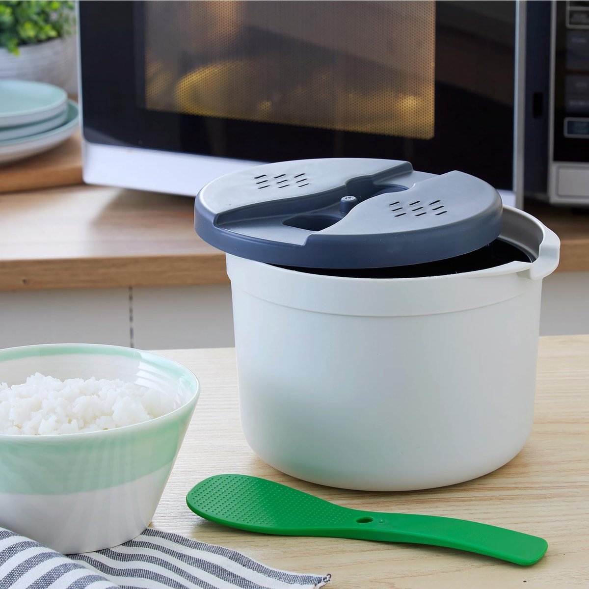 SnelShoppen - Magnetron Rijstkoker 2 Liter incl. Lepel, Deksel, Zeef - Perfect Gekookte Rijst zonder Aanbranden - Geschikt voor Magnetron, Vriezer, Va