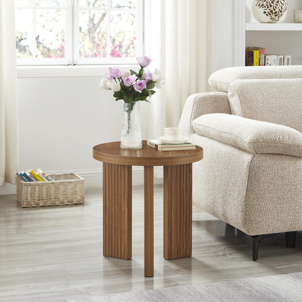 Bijzettafel 44,5x44,5x45 cm - Ronde Salontafel Met Rillenstructuur En Driehoekig Onderstel Walnoot