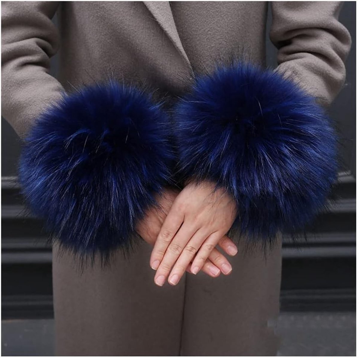 Faux Fur Polswarmer voor Dames - Warme Handschoenen met Pluche Mouwen voor de Winter - Blauw, Ideaal voor Koude Dagen en Buitenactiviteiten
