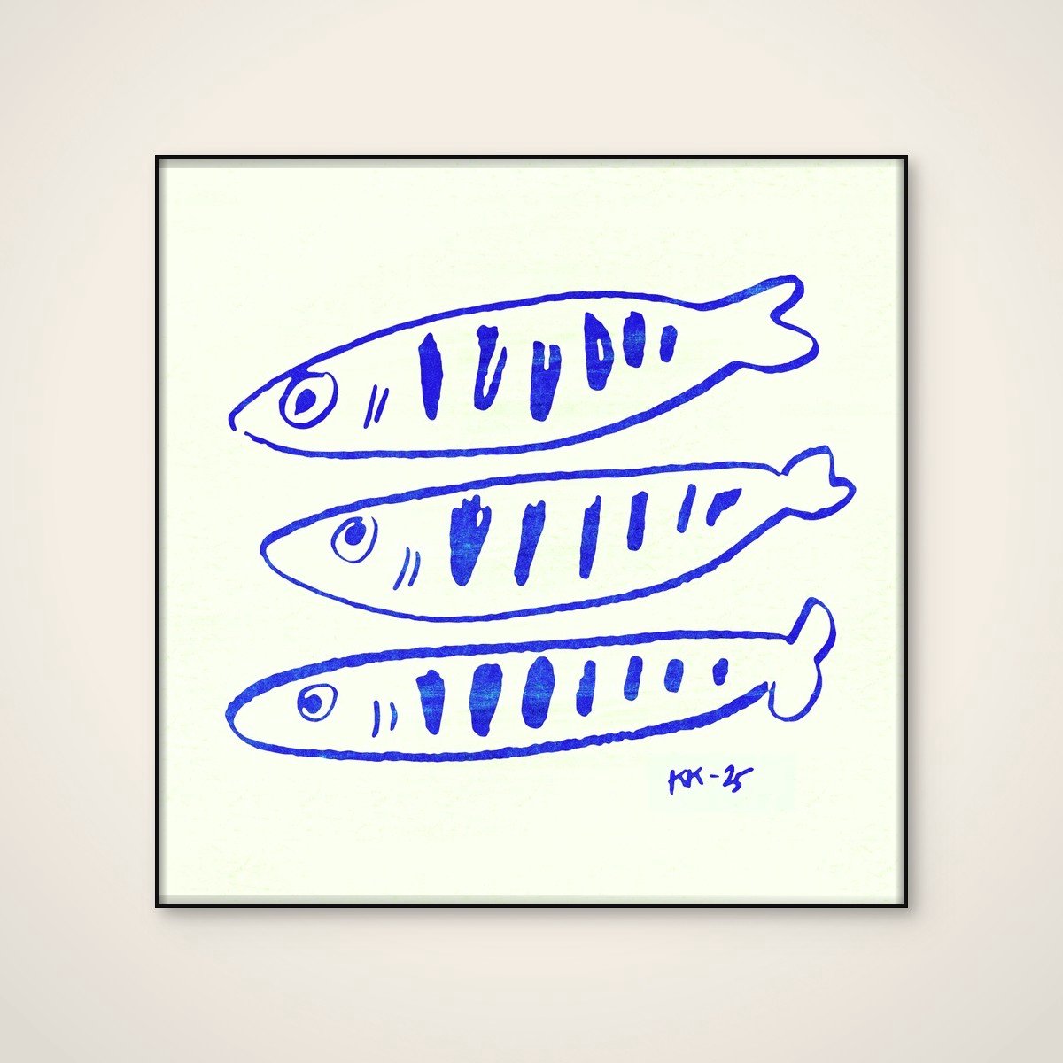 Akoestisch schilderij - 80 x 80 cm - Three Blue Fish van Katariina Kosunen - Dieren wanddecoratie - zwart textielframe
