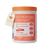 Een pot Nutrafine Collageen Peptiden, met een label 'Ontwikkeld in Europa'. De pot is wit met een oranje deksel en bevat poeder.