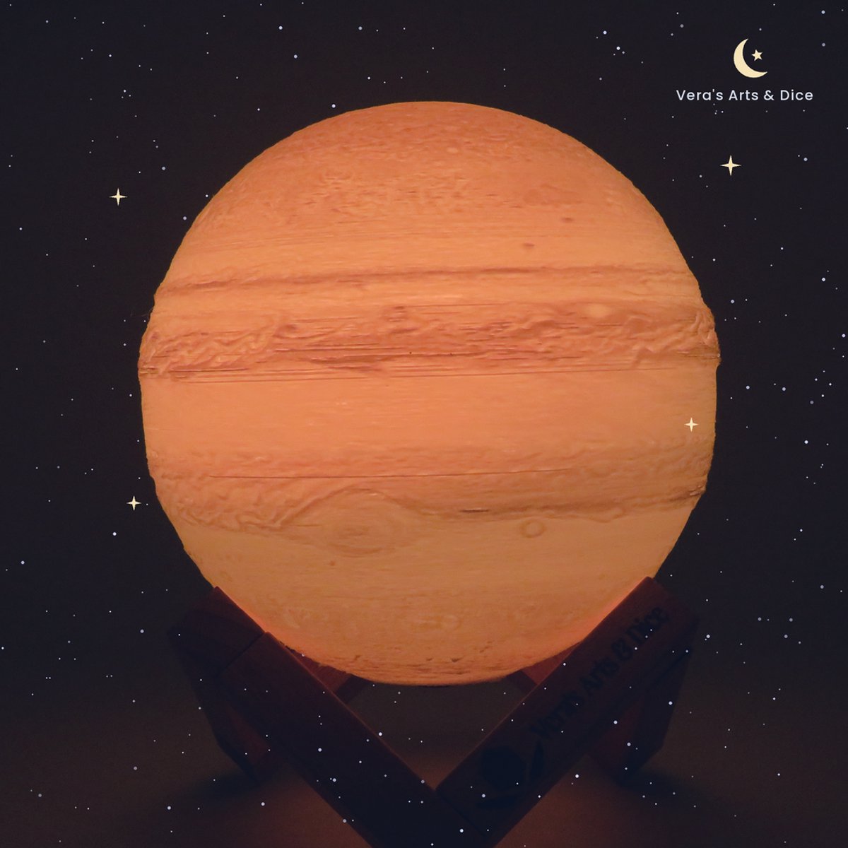 Jupiter Lamp - Vera's Arts & Dice - 16 Verschillende Kleuren - Planeet Lampen - Jupiter Lamp - LED Lamp - Oplaadbaar Dimbaar Stroboscoop Effect Afstandsbediening - 3D Print Handmade - Lampen Sfeerverlichting - Slaapkamer Woonkamer Kinderkamer