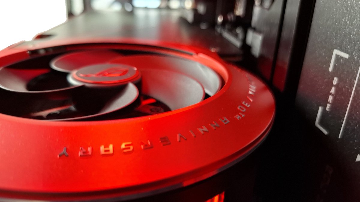 Azerty Gaming Epic ROG Powered By ASUS - Ryzen 9 9950X3D2 - ASUS GeForce RTX 5090 Matrix - 64 GB RGB DDR5 - 4 TB Samsung ssd - Windows 11 Pro — cadeau in Elektronica - foto 7