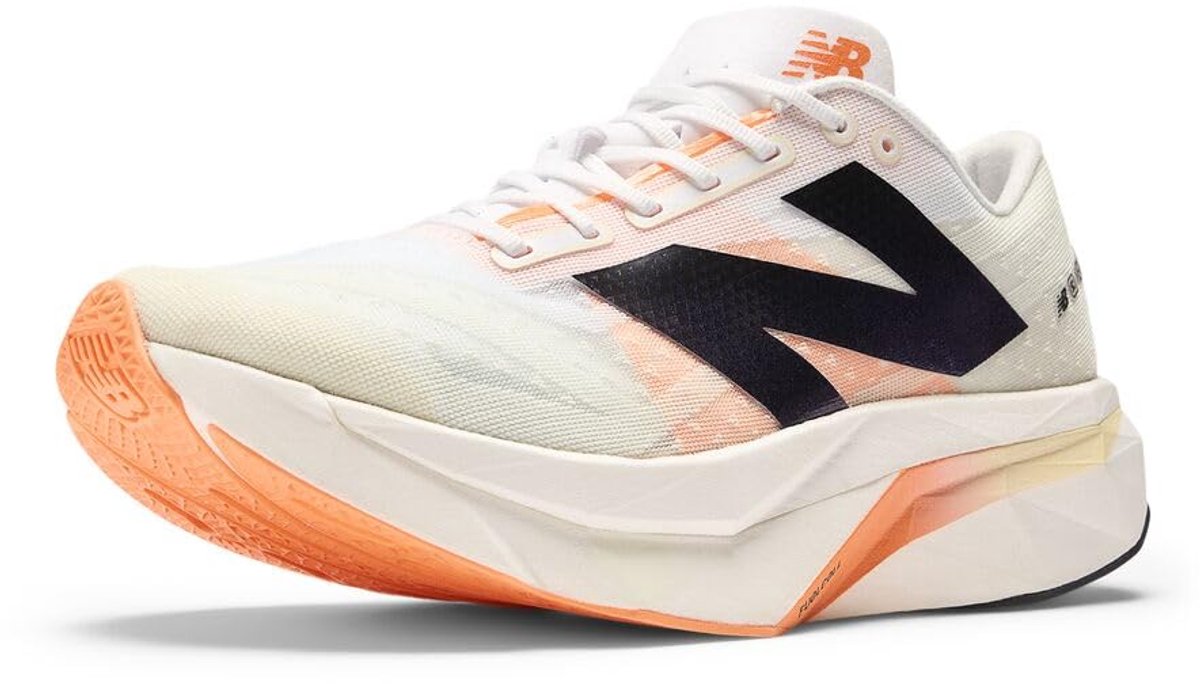 New Balance FC Elite 4 - Hardloopschoen - White / Angora / Hot Mango - 42.5 EU