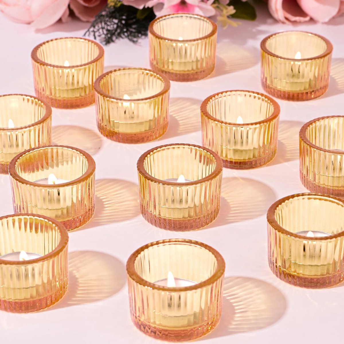 Famanu Set van 12 gouden kandelaars voor theelichtjes, kleine gegroefde glazen kandelaars voor tafeldecoratie en interieurdecoratie